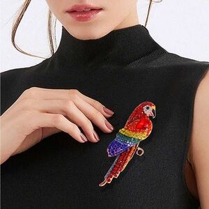 ✨NEW Colorful Parrot Brooch for Bird Lovers